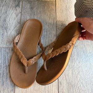 Olukai Women's Tan Braided Sandals Lei